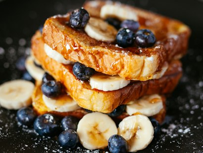 French toast with berries and banana